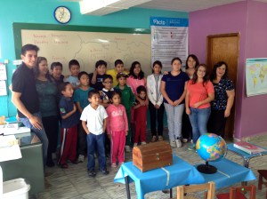 Students and teachers of new Christian School using AMO in Puebla